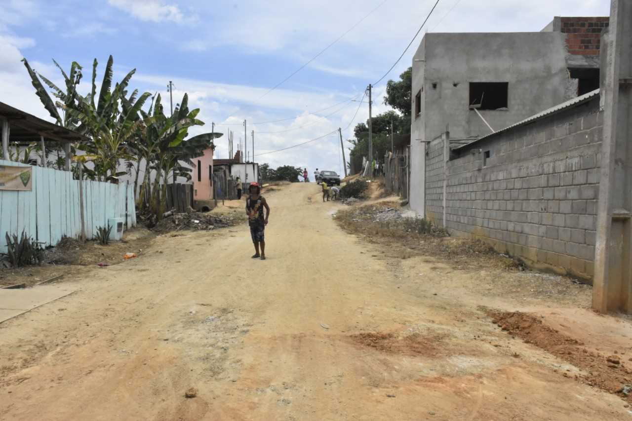 Camacã: Bairro da Portelinha recebe patrolamento